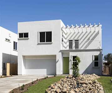 382 Date Street Chula Vista, CA 91911