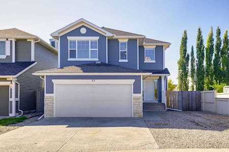 83 Bridlepost Green SW Calgary, AB T2Y 4A1
