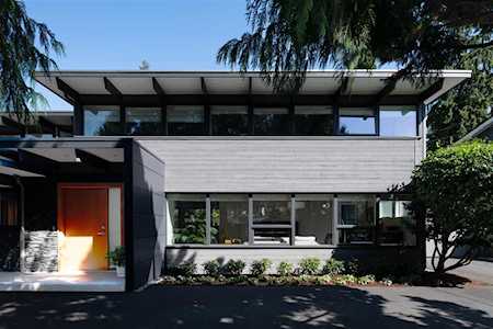1284 Greenbriar Way North Vancouver, BC V7R 1L9