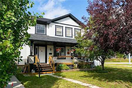 205 Stonegate Drive NW Airdrie, AB T4B 3A1
