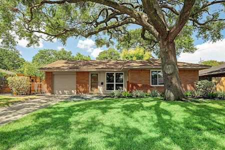 5230 Libbey Ln Houston, TX 77092