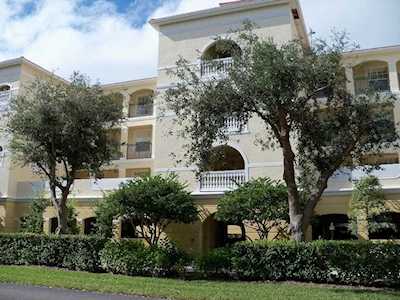 960 Cooper Street #304 Venice, FL 34285