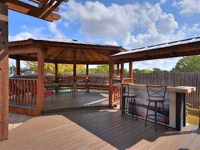 318 Swenson Dr Hutto, TX 78634