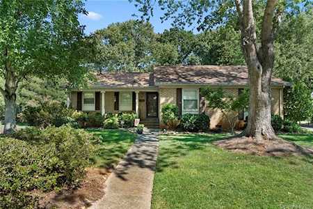 7501 Woodstream Dr Charlotte, NC 28210