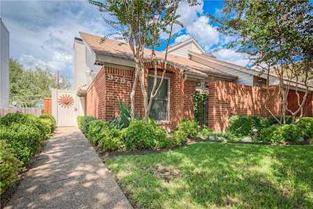 9705 Springtree Lane Dallas, TX 75243