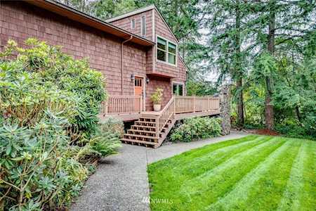 7480 NE Bay Hill Rd Bainbridge Island, WA 98110