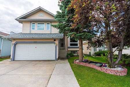 212 Del Ray Road NE Calgary, AB T1Y 6V9
