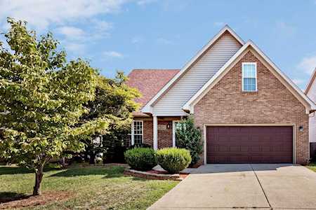 7023 Black Walnut Cir Louisville, KY 40229