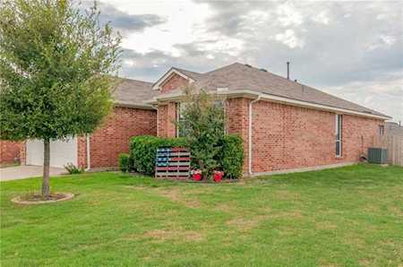 2300 Moccassin Lane Fort Worth, TX 76177
