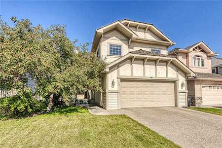 32 Hidden Creek Green NW Calgary, AB T3A 6A6