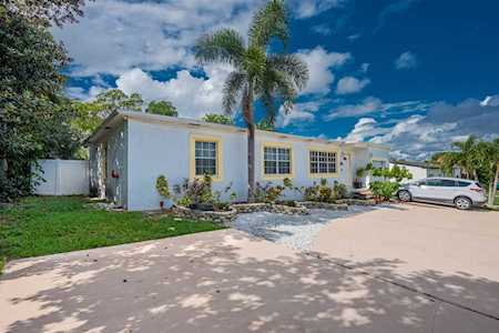 1709 12Th Ave N Lake Worth, FL 33460