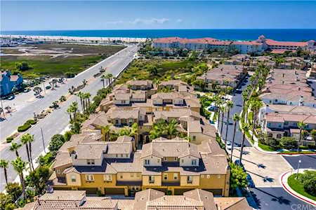 7976 Aldea Circle Huntington Beach, CA 92648