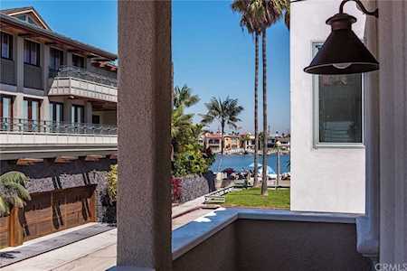 32 56th Place Long Beach, CA 90803