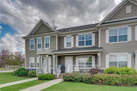 253 Rainbow Falls Manor Chestermere, AB T1X 0M4