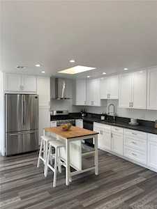 22715 Hatteras Street Woodland Hills, CA 91367