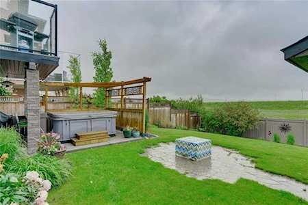 86 Schooner Close NW Calgary, AB T3L 1Z3