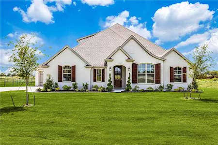 1117 Denton Creek Drive Justin, TX 76247