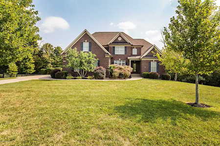 7409 Grand Oaks Dr Crestwood, KY 40014