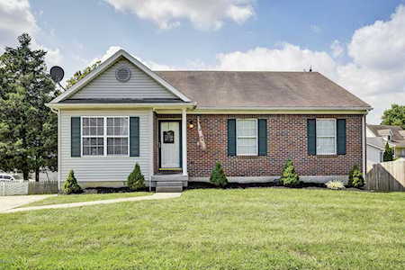 10204 Park Lake Dr Louisville, KY 40229