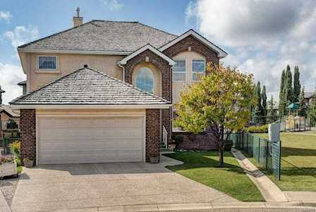 424 Royal Bay NW Calgary, AB T3G 4X6