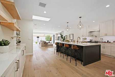 8204 Tuscany Avenue Playa Del Rey, CA 90293