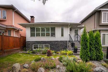 2716 E 24th Avenue Vancouver, BC V5R 1E4
