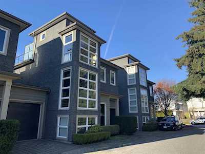 217 W 17th Street North Vancouver, BC V7M 1V7