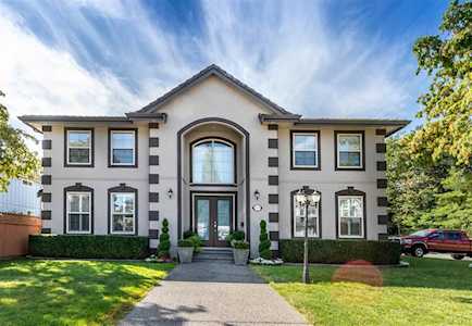 20910 115 Avenue Maple Ridge, BC V2X 3M5