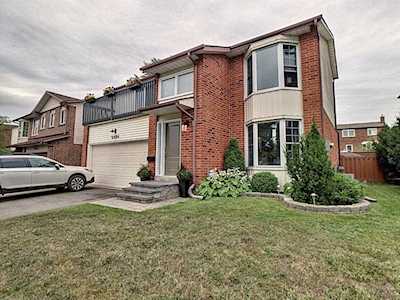 2484 Cavendish Dr Burlington, ON L7P 3T9