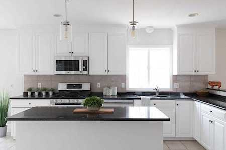 126 Lafayette St Marblehead, MA 01945