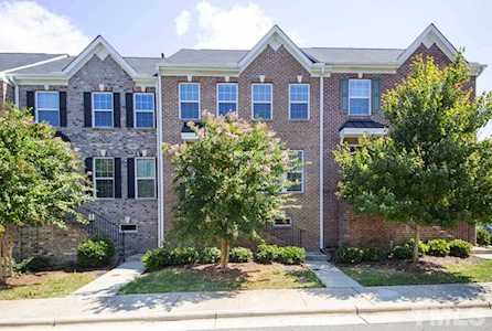 402 N Tunstall Avenue Apex, NC 27502