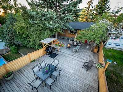 8443 Silver Springs Road NW Calgary, AB T3B 4A6