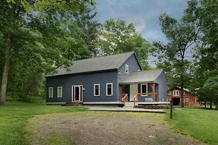 127 New Braintree Rd West Brookfield, MA 01585
