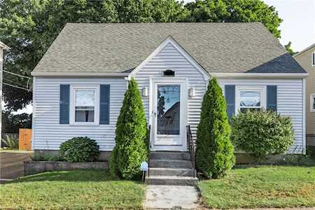 32 HILLCREST AVE Pawtucket, RI 02860
