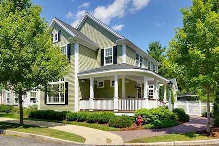 17 Maple Street #17 Medfield, MA 02052