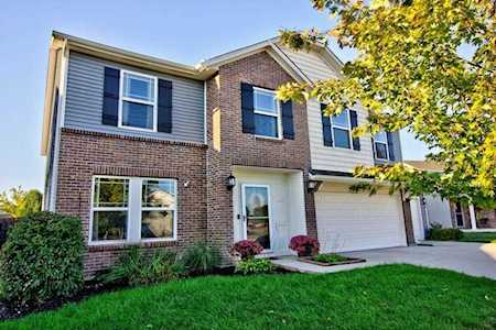 6112 N Woods Edge Drive Mccordsville, IN 46055
