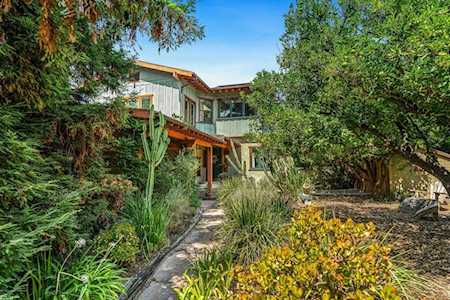 1301 Morada Place Altadena, CA 91001