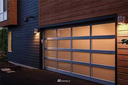 18248 73rd Ave NE #101 Kenmore, WA 98028