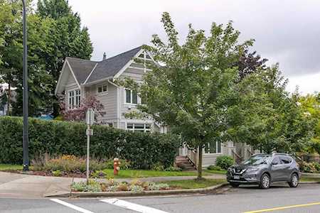 201 W 19th Street North Vancouver, BC V7M 1X6