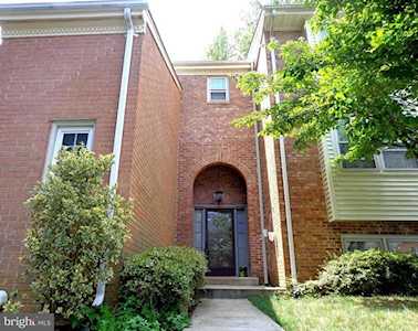 2020 Highboro Way Falls Church, VA 22043