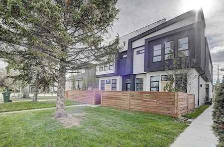 139 24 Avenue NE #1 Calgary, AB T2E 1W7