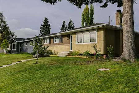 449 Astoria Crescent SE Calgary, AB T2J 0Y6