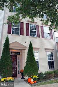 26145 Nimbleton Square Chantilly, VA 20152
