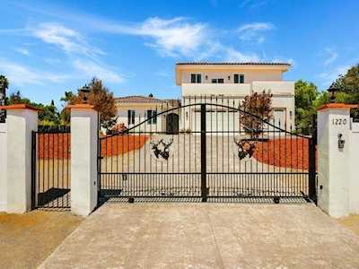1220 Navel Pl Vista, CA 92081