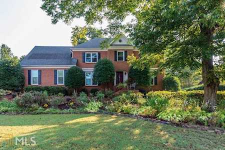 776 Oxford Ct Lilburn, GA 30047