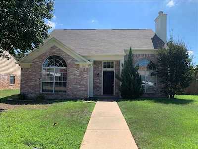 1352 Saddleback Lane Lewisville, TX 75067