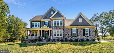 6911 Chelnham Ct Centreville, VA 20120