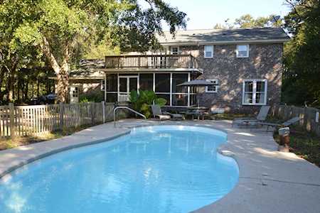 2059 Bentz Rd Wadmalaw Island, SC 29487