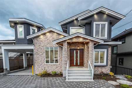7626 Canada Way Burnaby, BC V3N 3K5