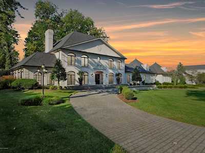 8916 Cromwell Hill Rd Louisville, KY 40222